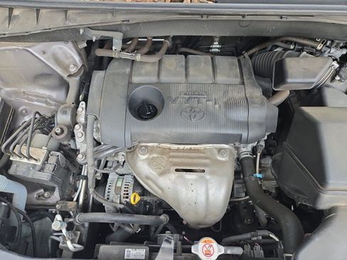 Used 2019 Toyota Highlander LE FWD image 13