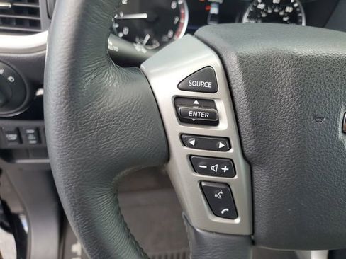 Used 2021 Nissan Titan SV w/ SV Convenience Package AWD/4WD image 20