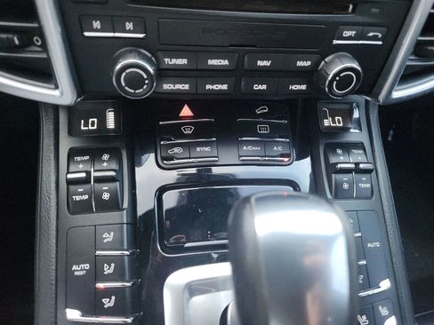 Used 2017 Porsche Cayenne Platinum Edition w/ Premium Package (PJV) image 26