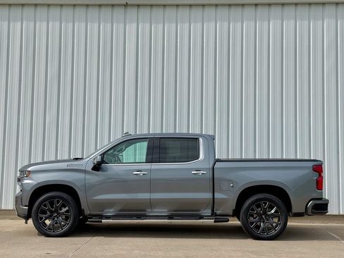 Used 2021 Chevrolet Silverado 1500 High Country w/ Technology Package AWD/4WD image 3