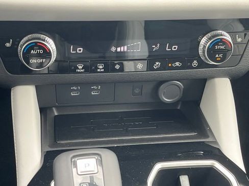 New 2026 Mitsubishi Outlander SE FWD image 27