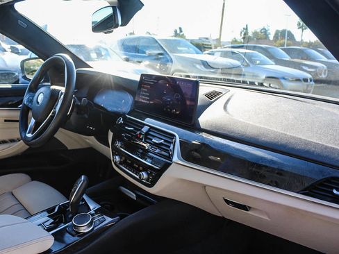 Certified 2023 BMW 530i w/ Premium Package image 16