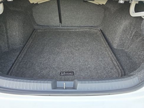 Used 2024 Volkswagen Jetta Sport image 12