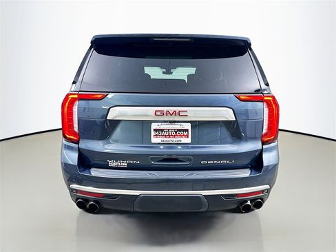 Used 2021 GMC Yukon Denali w/ Denali Premium Package image 6