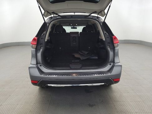 Used 2018 Nissan Rogue S image 29