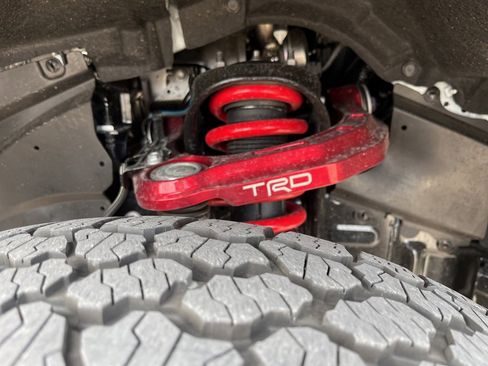 Used 2025 Toyota Tacoma TRD Sport image 12