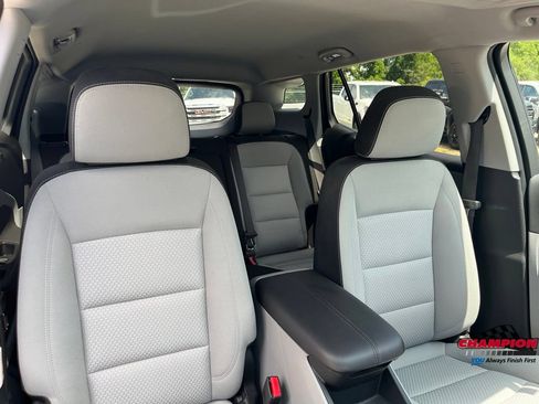 Used 2024 GMC Terrain SLE w/ Driver Convenience Package AWD/4WD image 43
