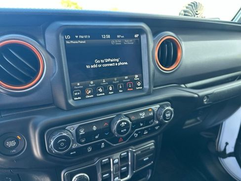 Certified 2020 Jeep Gladiator Mojave AWD/4WD image 18