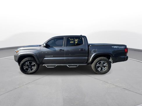 Used 2016 Toyota Tacoma TRD Sport w/ Premium & Technology Package AWD/4WD image 9