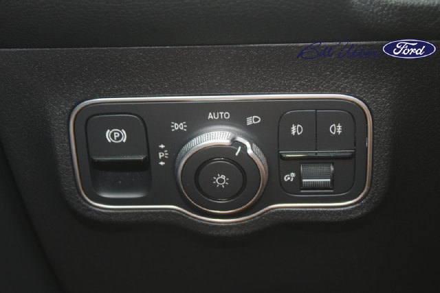 Used 2025 Mercedes-Benz GLB 250 4MATIC image 22