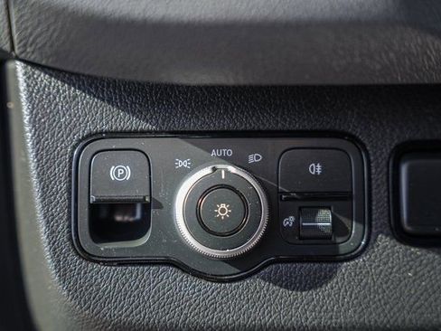 Used 2024 Mercedes-Benz Sprinter 2500 image 37