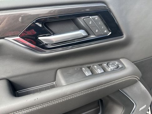 New 2026 GMC Yukon XL Elevation w/ Elevation Premium Package AWD/4WD image 12