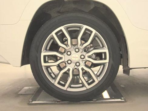 Used 2023 GMC Terrain Denali image 11