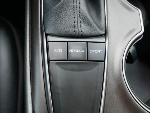 Used 2022 Toyota Camry SE w/ Convenience Package FWD image 28