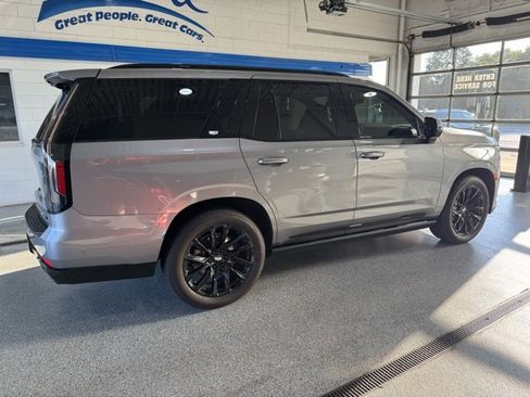 Used 2023 Cadillac Escalade Sport w/ LPO, ONYX Package image 13