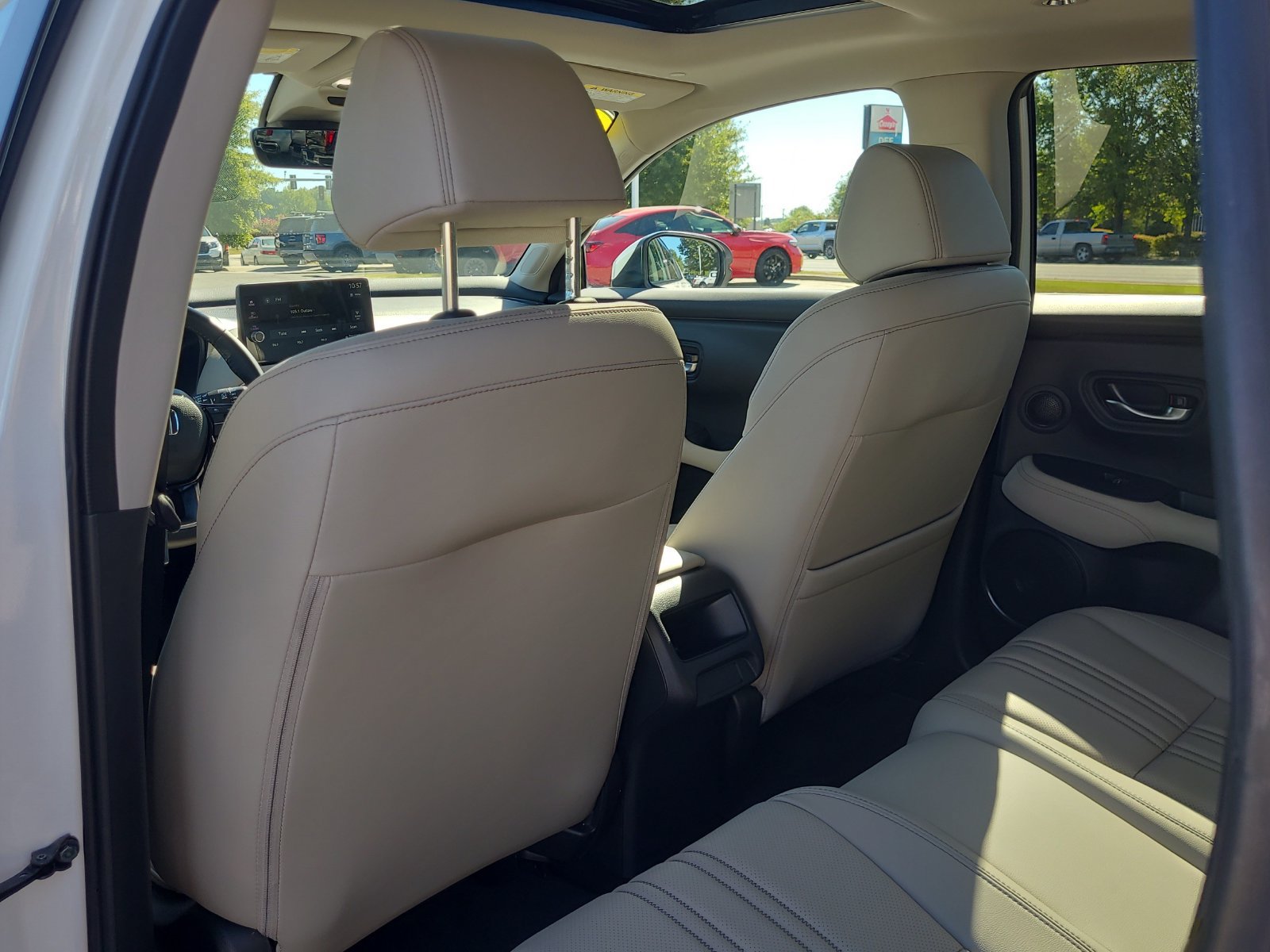Used 2027 Honda HR-V EX-L image 12