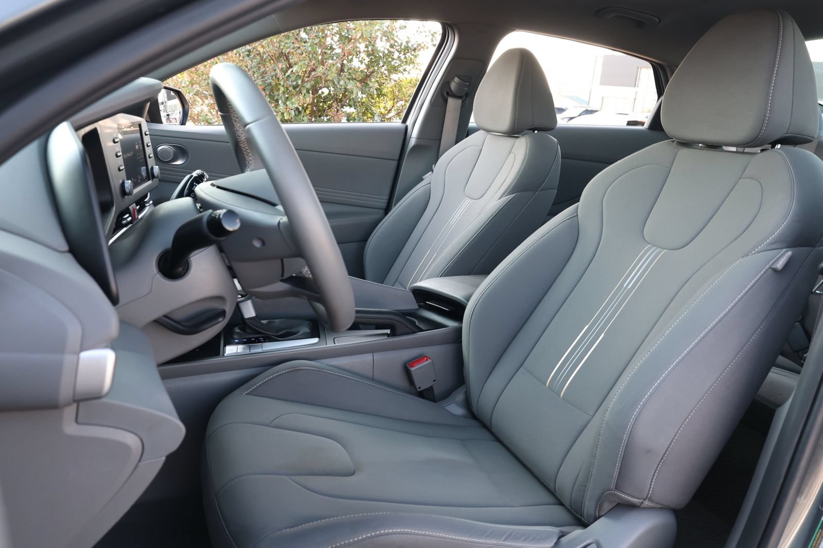 Used 2026 Hyundai Elantra Sport FWD image 27