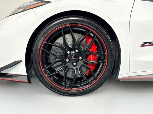 Used 2025 Chevrolet Corvette Z06 w/ Z07 Performance Package RWD image 44