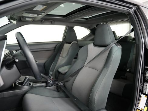 Used 2015 Scion tC image 33