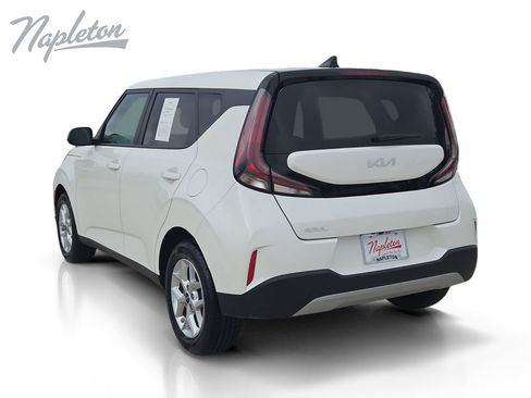 Used 2025 Kia Soul LX w/ LX Technology Package FWD image 3