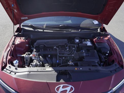 Used 2024 Hyundai Elantra Limited FWD image 5