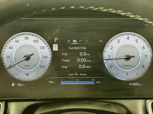 Used 2024 Hyundai Elantra Limited FWD image 19
