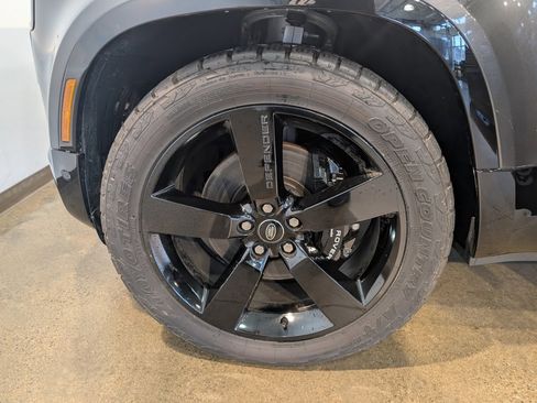 Used 2024 Land Rover Defender 130 V8 image 10