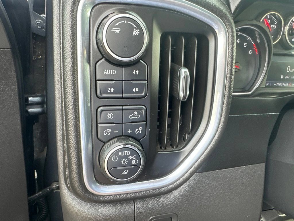 Used 2019 Chevrolet Silverado 1500 RST AWD/4WD image 32