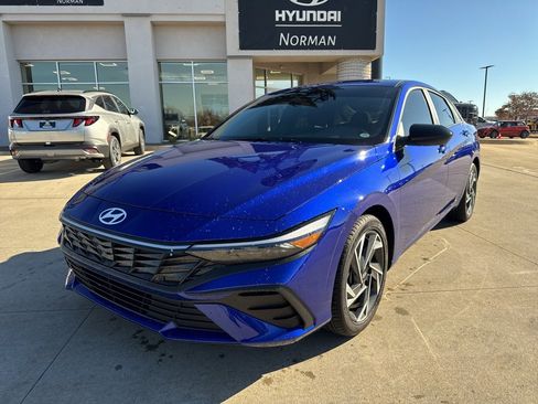 Certified 2025 Hyundai Elantra Sport image 1