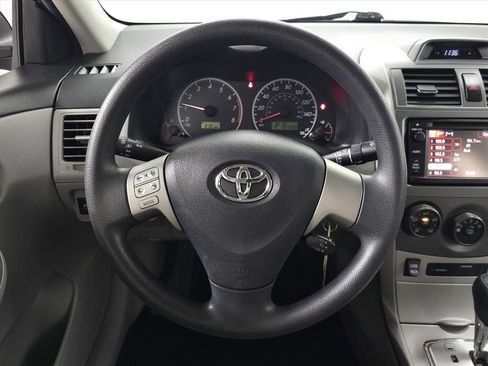 Used 2013 Toyota Corolla LE image 19