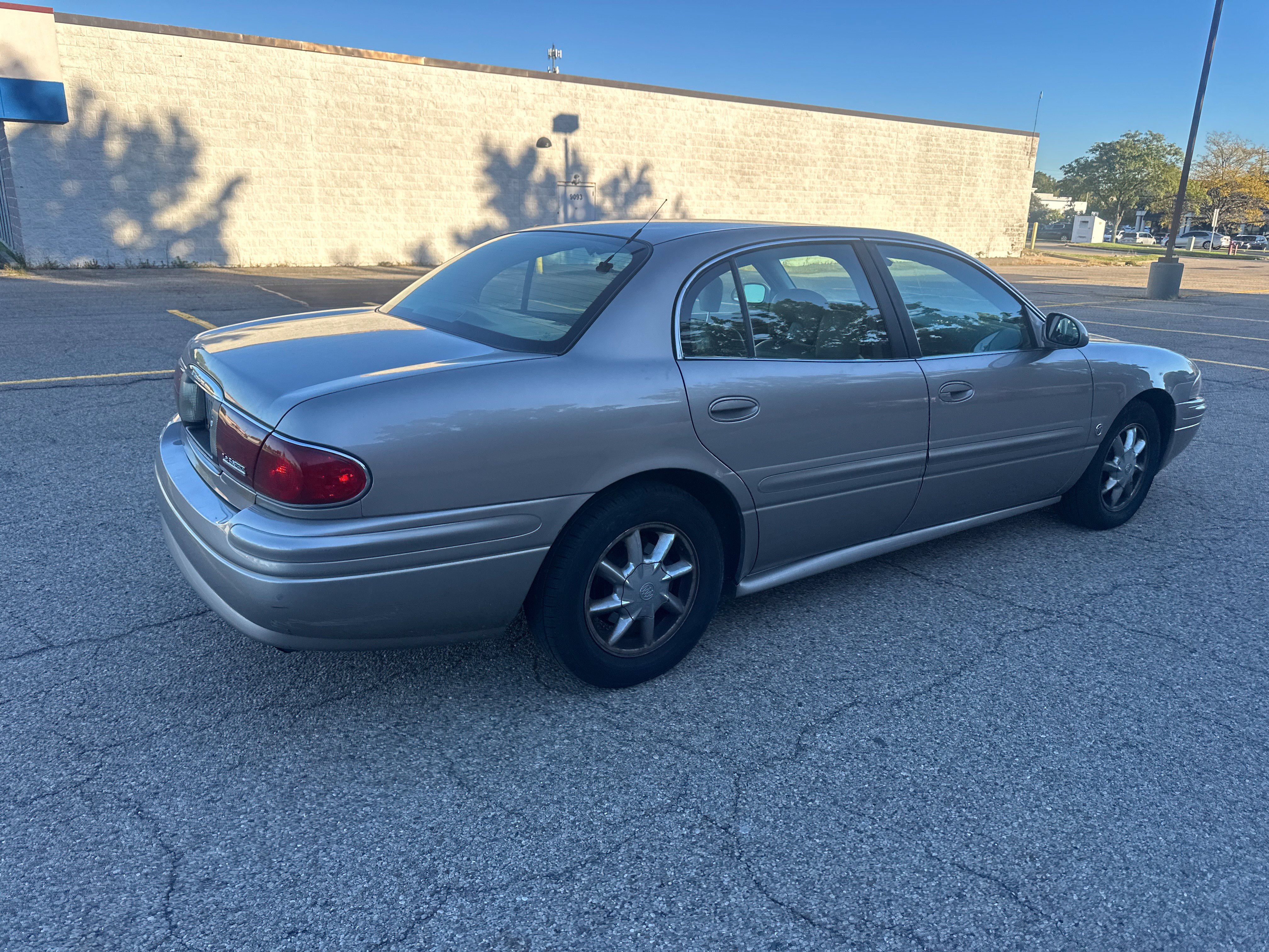 Used 2003 Buick Le Sabre Limited w/ Celebration Edition Package FWD image 16