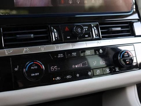 New 2026 Nissan Pathfinder SL AWD/4WD image 17