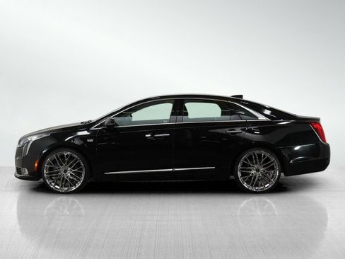 Used 2019 Cadillac XTS Luxury image 2