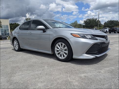 Used 2020 Toyota Camry LE FWD image 2