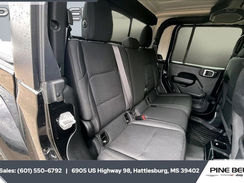 Used 2021 Jeep Gladiator Willys image 20
