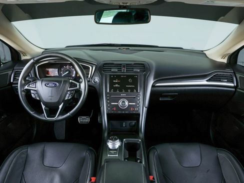 Used 2018 Ford Fusion Titanium image 29