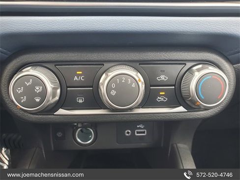 New 2025 Nissan Versa SV image 30