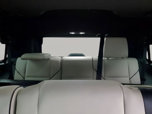 Used 2023 Cadillac Escalade Sport w/ LPO, ONYX Package image 25