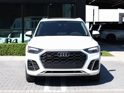 Used 2023 Audi Q5 2.0T Premium w/ Convenience Package image 3