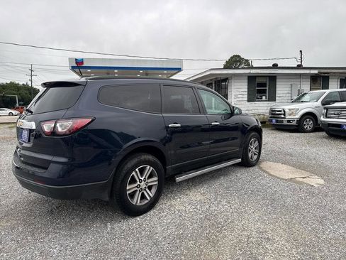 Used 2017 Chevrolet Traverse LS FWD image 4