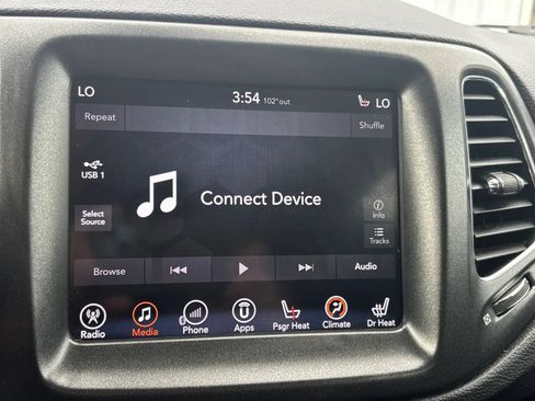 Used 2017 Jeep Compass Trailhawk w/ Leather Interior Group AWD/4WD image 62