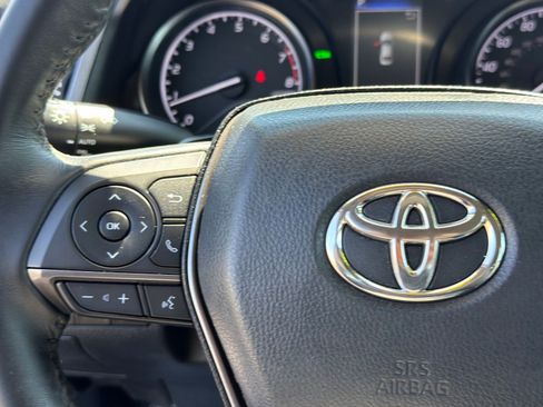 Used 2023 Toyota Camry SE w/ Convenience Package image 17