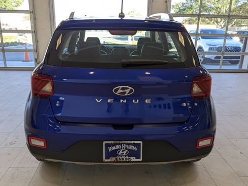Certified 2025 Hyundai Venue Limited image 5