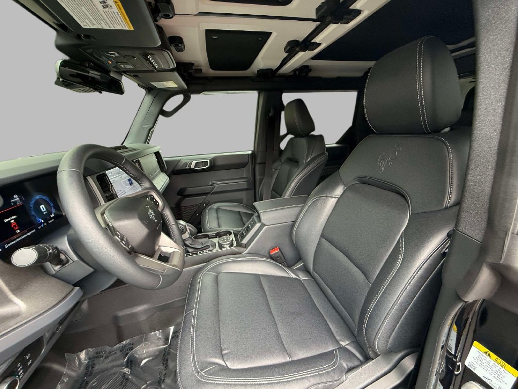 Used 2026 Ford Bronco Badlands AWD/4WD image 2