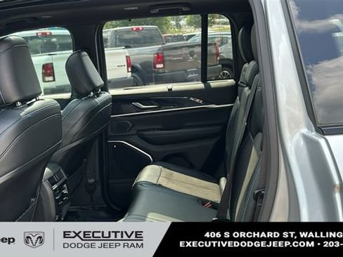 Used 2023 Jeep Grand Cherokee Trailhawk w/ Luxury Tech Group III AWD/4WD image 26
