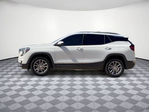 Used 2024 GMC Terrain SLT w/ Infotainment Package II AWD/4WD image 2