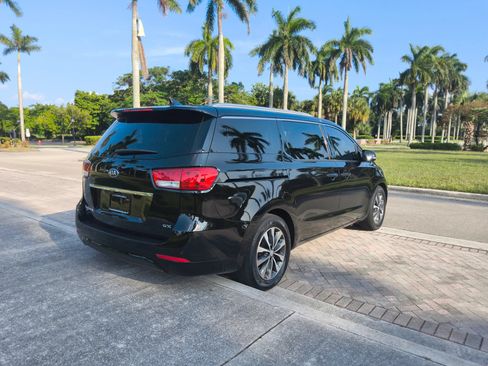 Used 2018 Kia Sedona SX FWD image 21