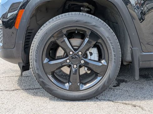 Certified 2023 Jeep Grand Cherokee Limited w/ Black Appearance Package AWD/4WD image 31