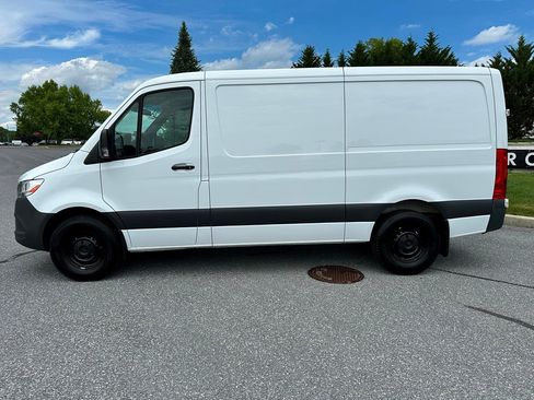 Used 2024 Mercedes-Benz Sprinter 2500 image 7