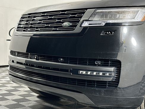 Used 2023 Land Rover Range Rover SE image 34